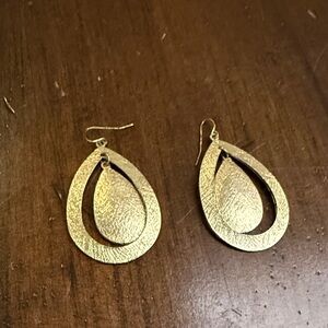 Elegant Gold Teardrop Earrings